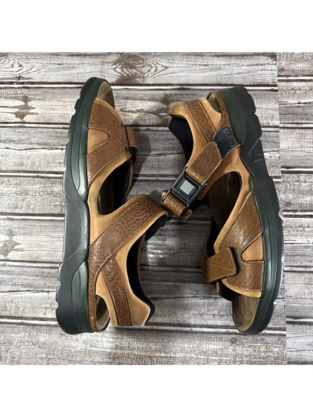 Mephisto Men’s Size 45 EU Size 12 US Leather  Chestnut Shark Sandals